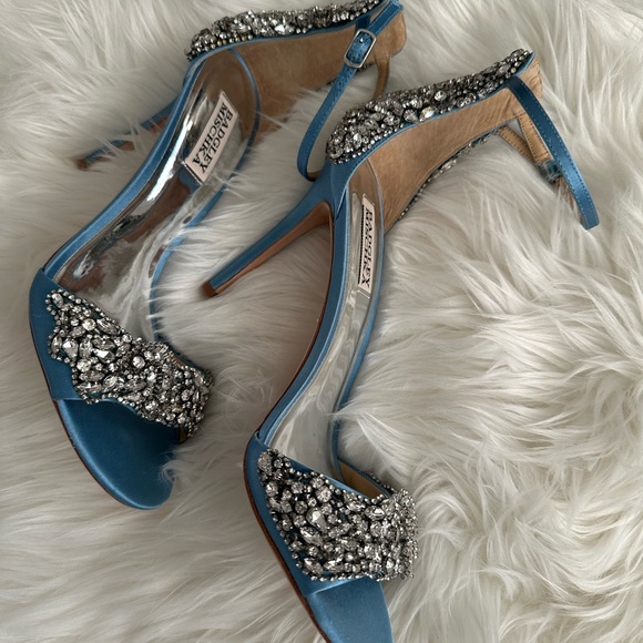 Glamorous blue shoes - Picture 2 of 6